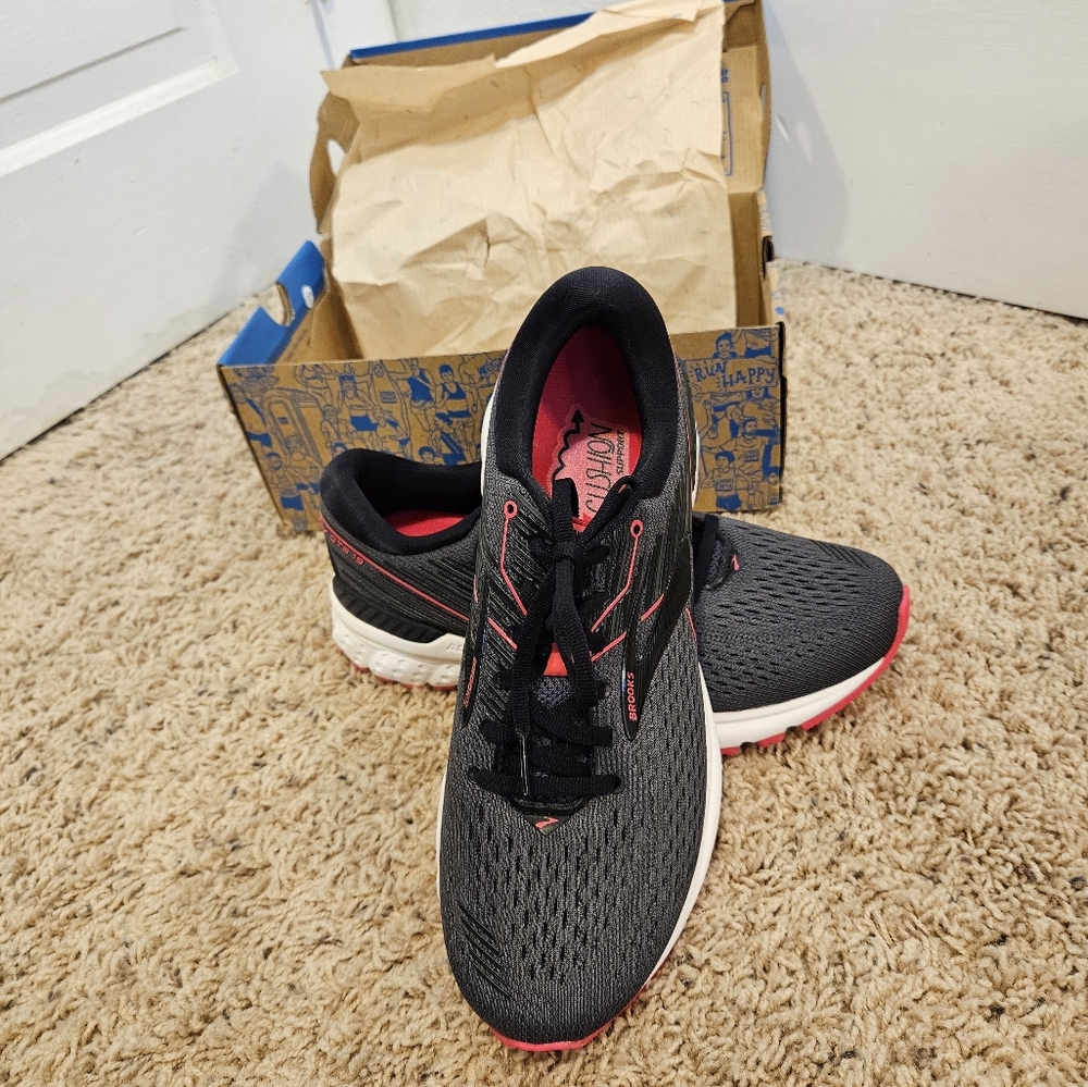 NWB Brooks Adrenaline GTS 19 - black/pink